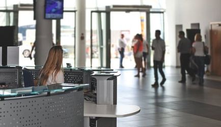 Los 4 Cursos con las mejores Opiniones para que aprendas y te conviertas en Agente de Servicios Aeroportuarios